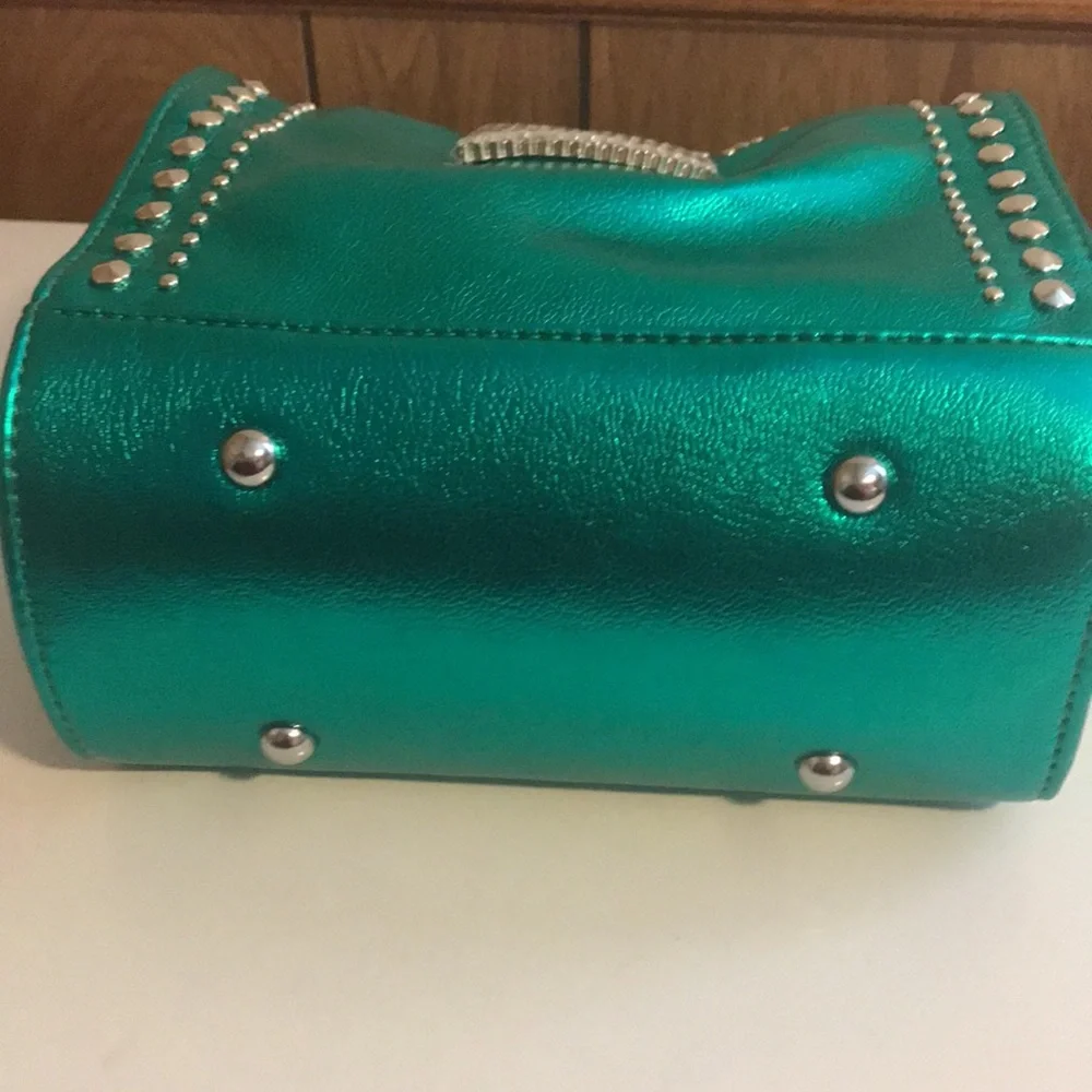 Super Cute Metallic Green Satchel Handbag Crossbody - Picture 9 of 9